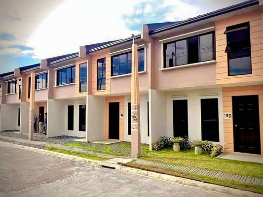 Deca Homes - Townhouse